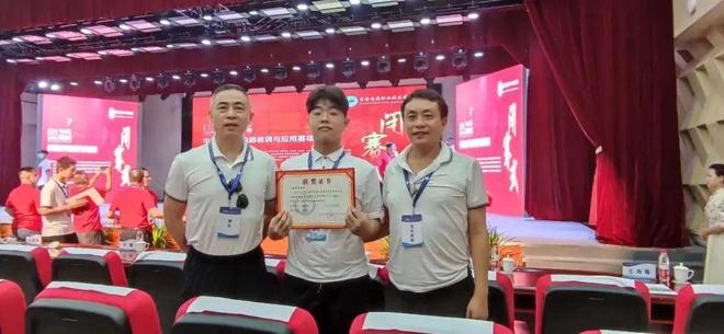 喜報(bào)頻傳！博倫職校在國賽中斬獲4枚獎(jiǎng)牌，彰顯電子技術(shù)專業(yè)實(shí)力